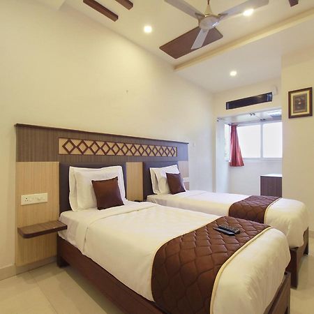 Oyo 11489 Pkn Classic Regency Madurai Buitenkant foto