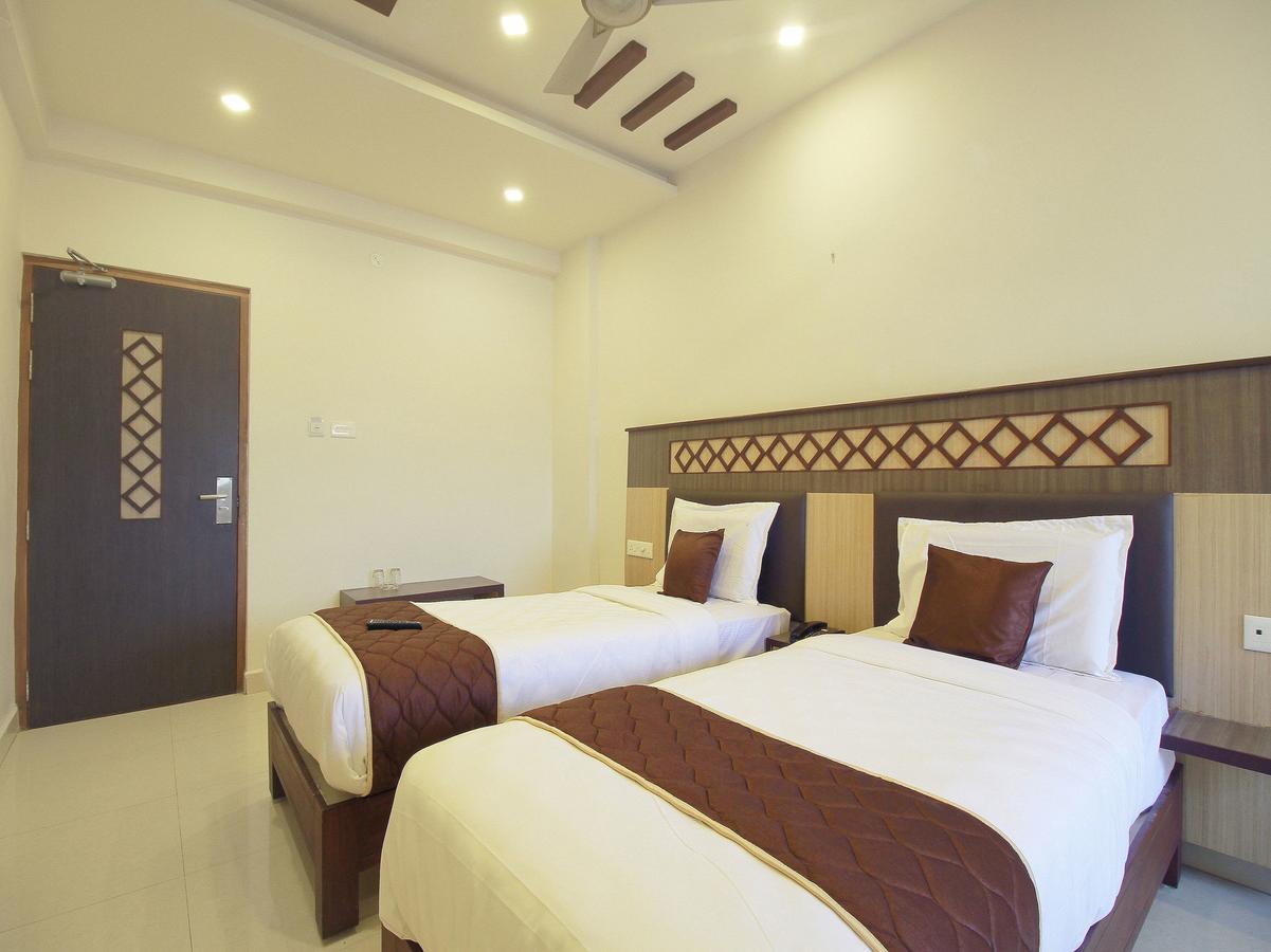Oyo 11489 Pkn Classic Regency Madurai Buitenkant foto
