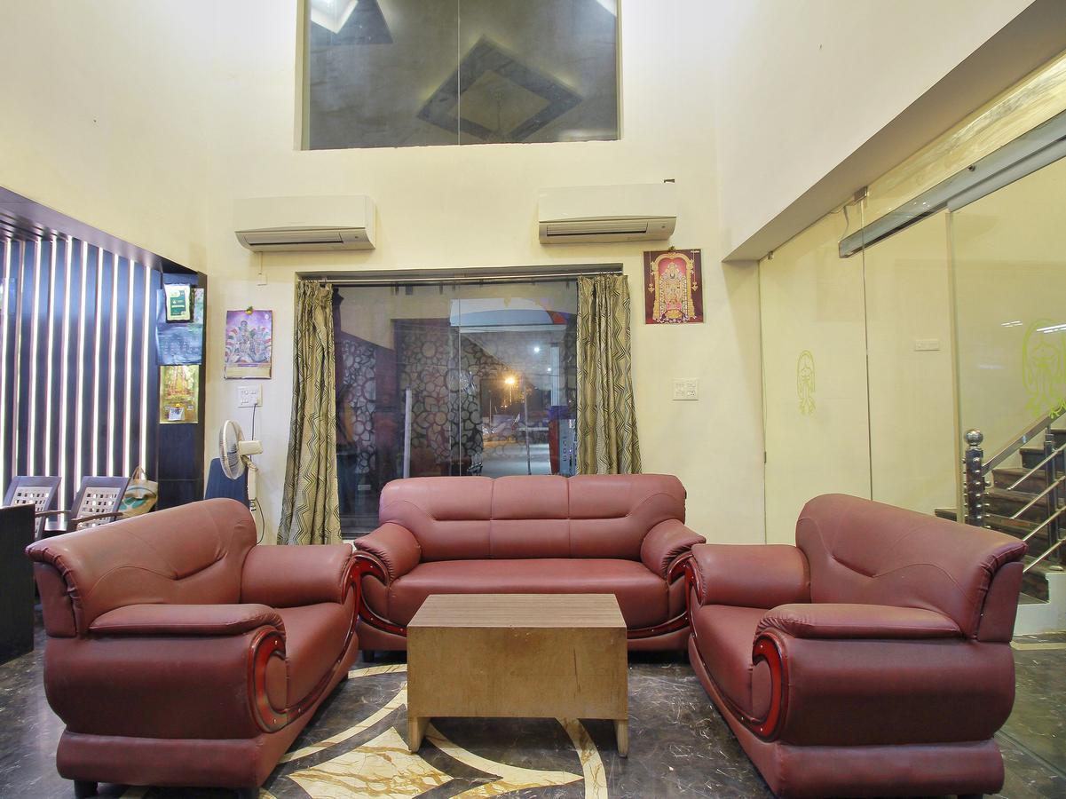 Oyo 11489 Pkn Classic Regency Madurai Buitenkant foto